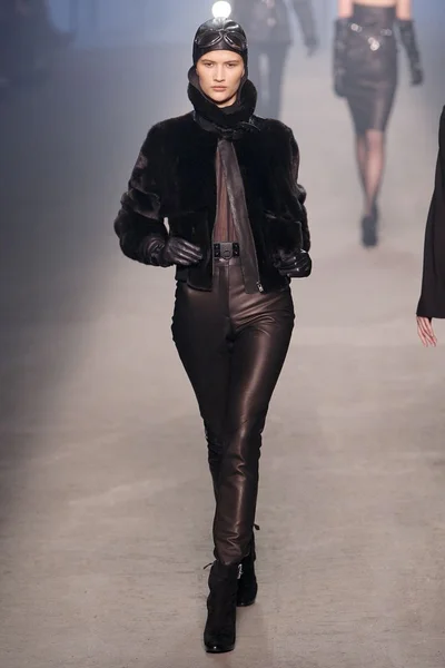 Look 14